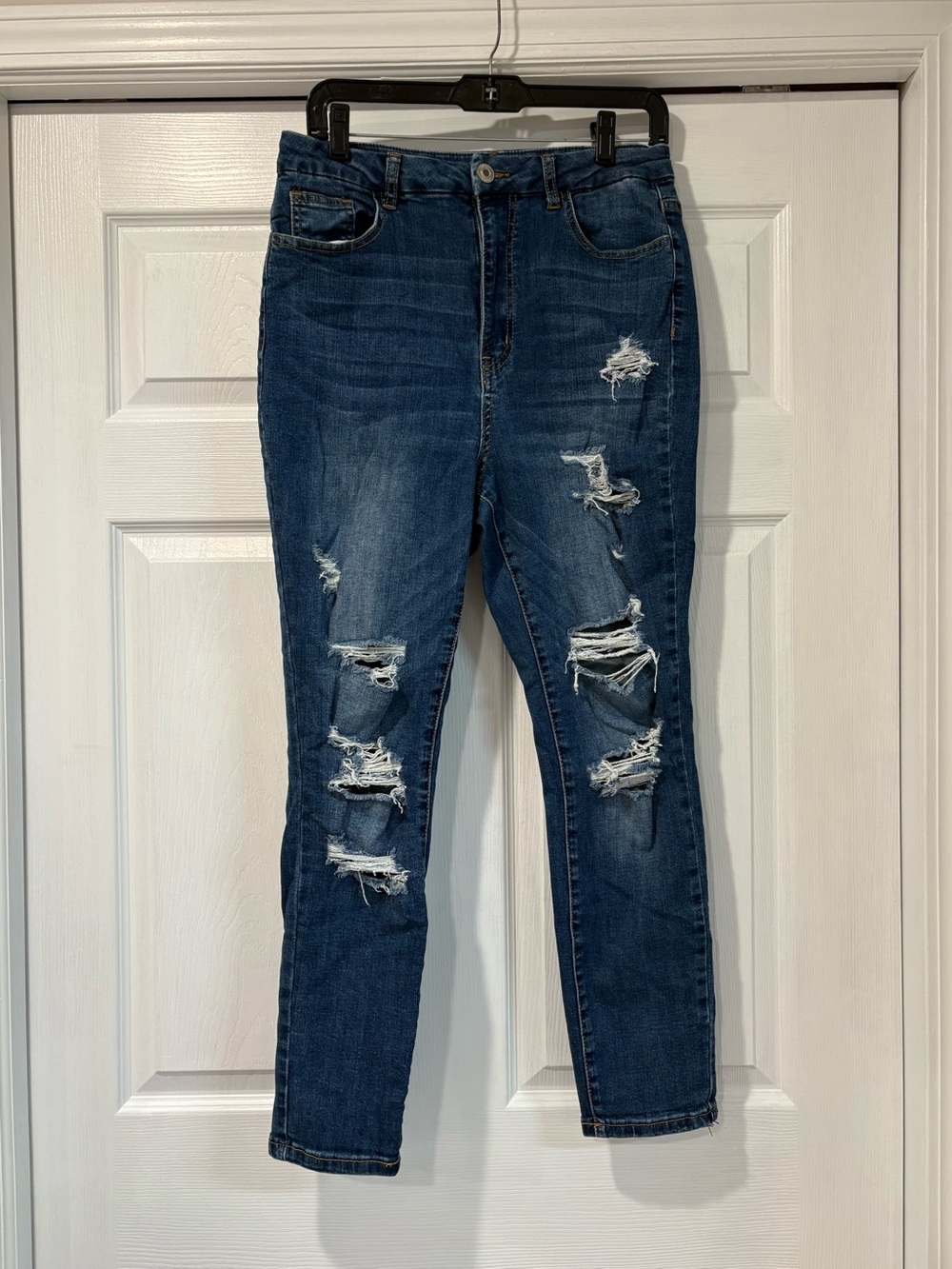 Rue21 Distressed Dark Blue Skinny Jeans